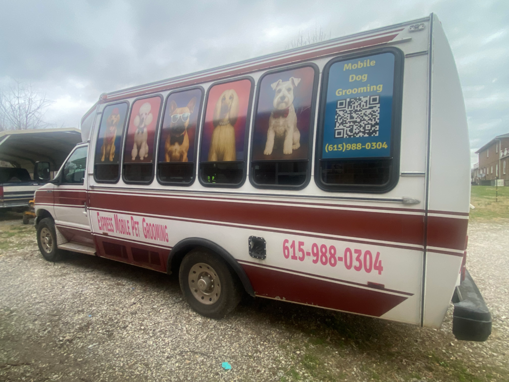 mobile dog grooming van Nashville TN driveway grooming service