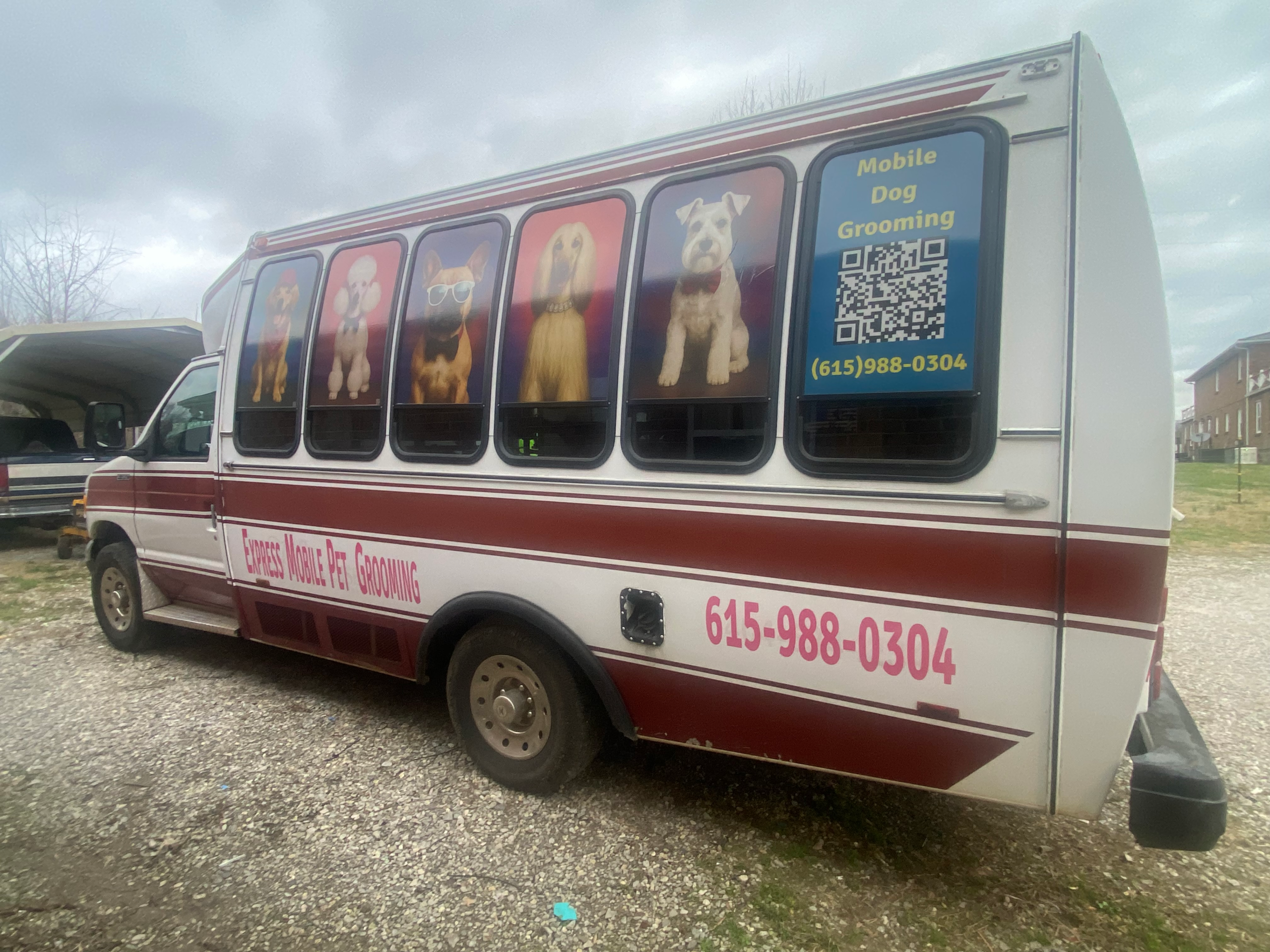 mobile dog grooming van Nashville TN driveway grooming service